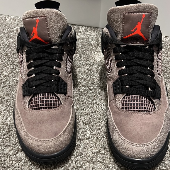 Retro 4 Jordan’s - Picture 3 of 12